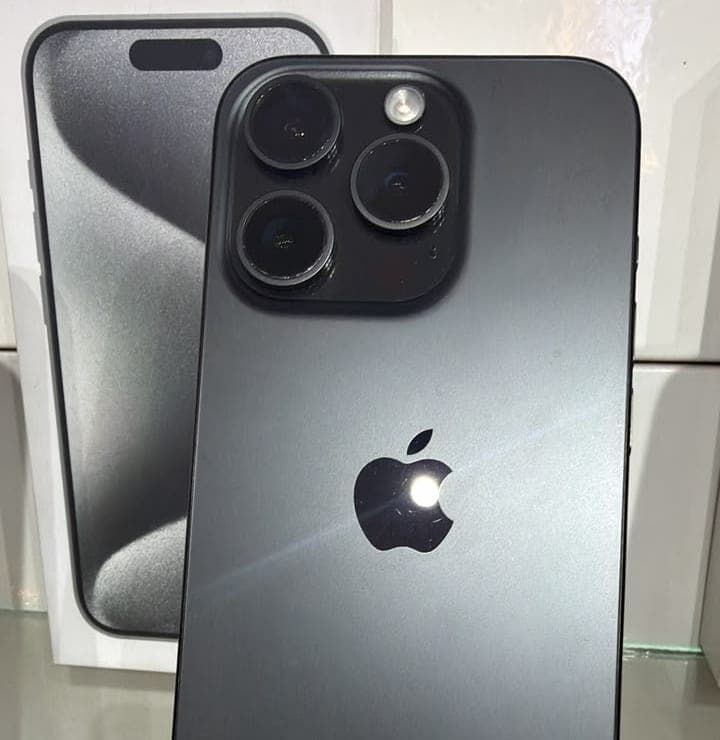 Apple iPhone 15 Pro, 128 GB, Black Titanium, battery health 100%